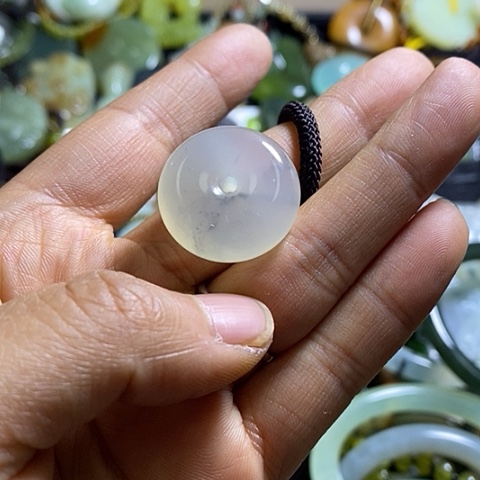 岫玉颈饰未镶嵌挂件