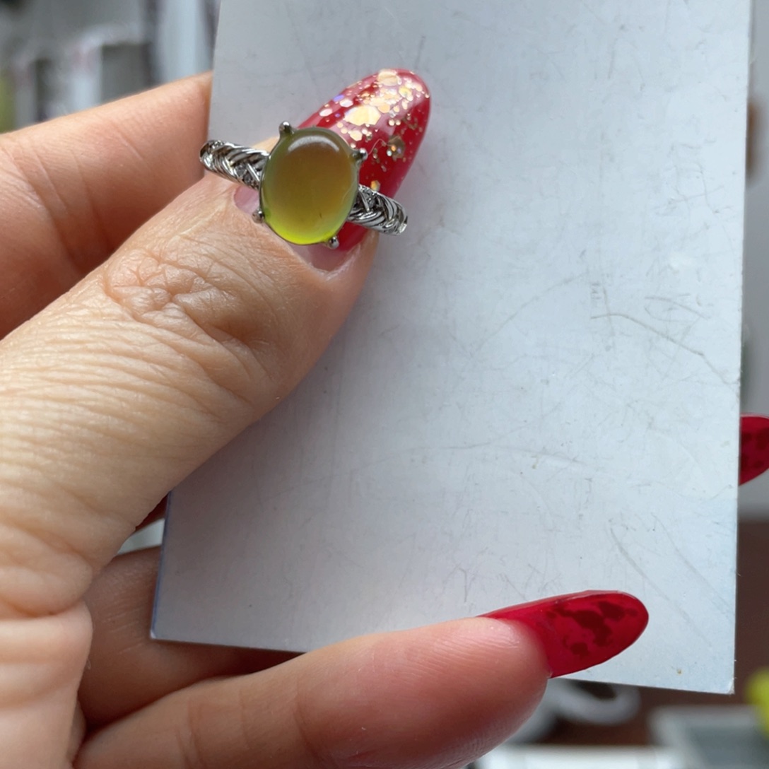 蛇纹石玉戒指未镶嵌