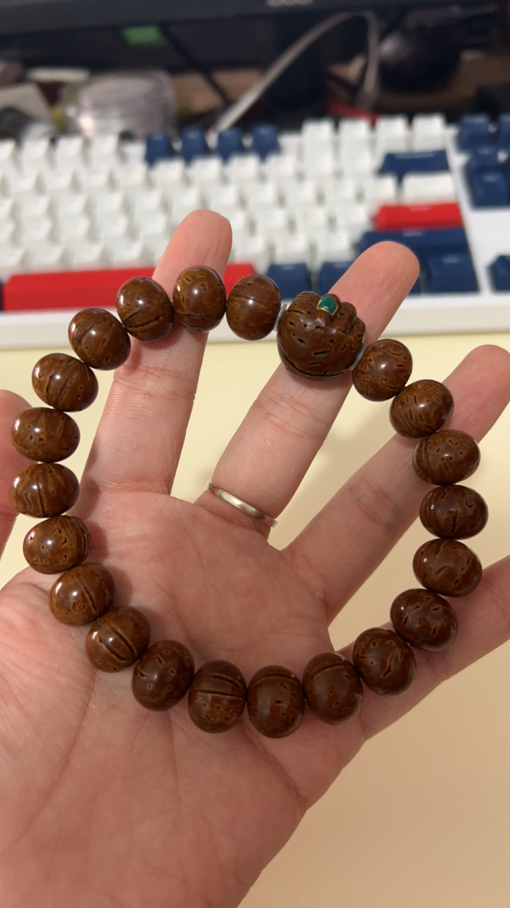 桃核文玩佩戴手串