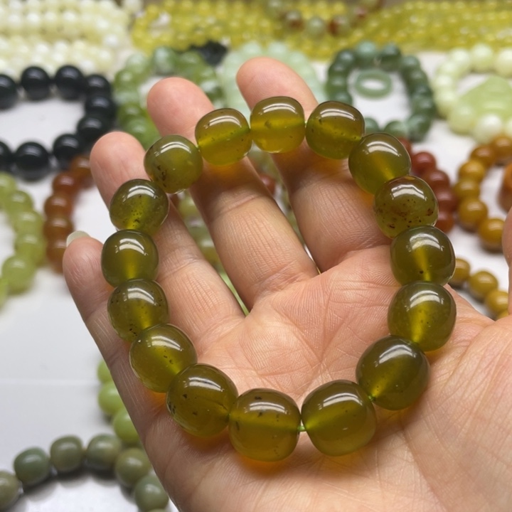 蛇纹石玉手串未镶嵌