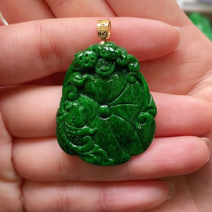 翡翠颈饰未镶嵌吊坠