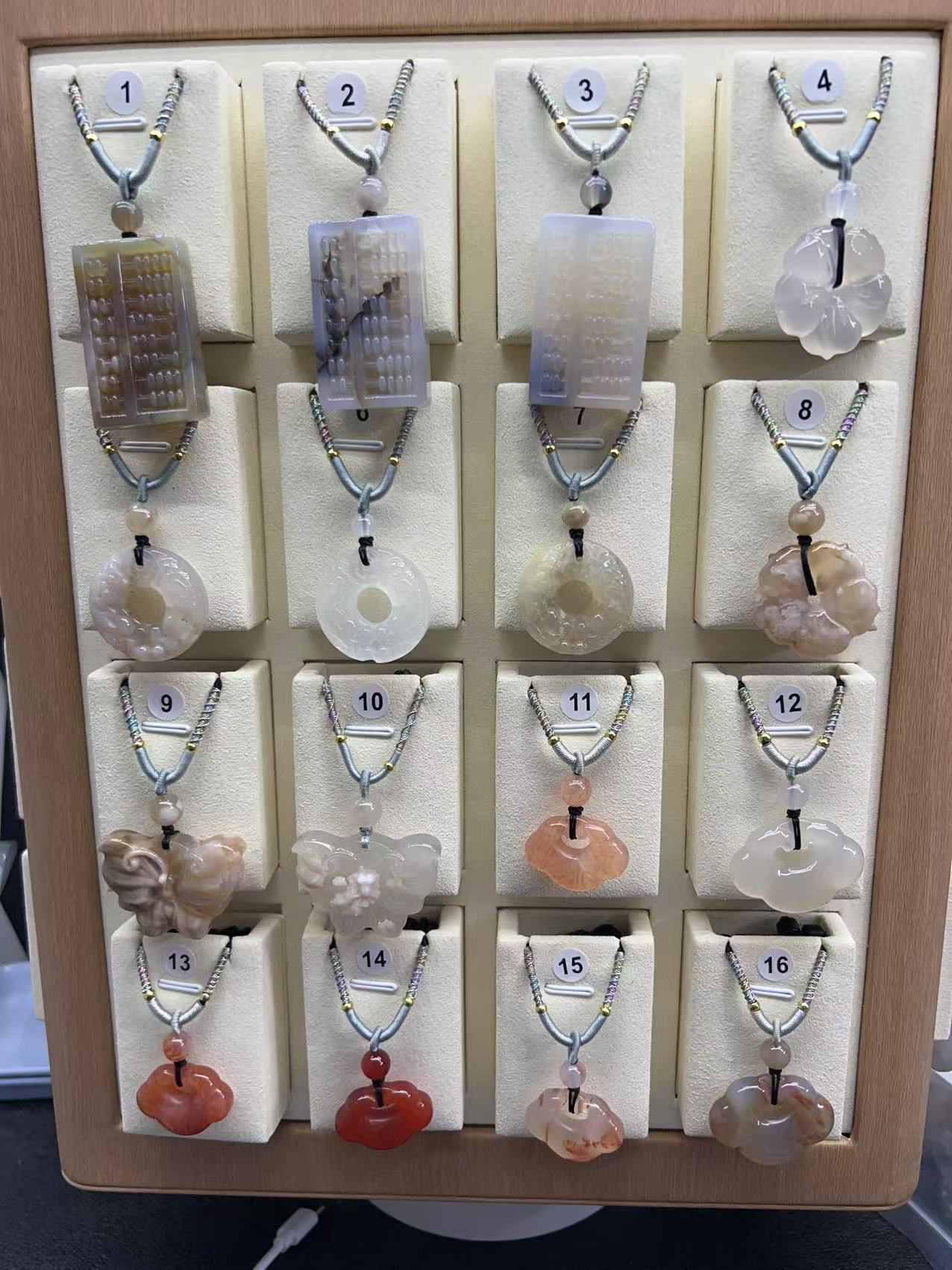 雕刻萌宠配饰多样性发货