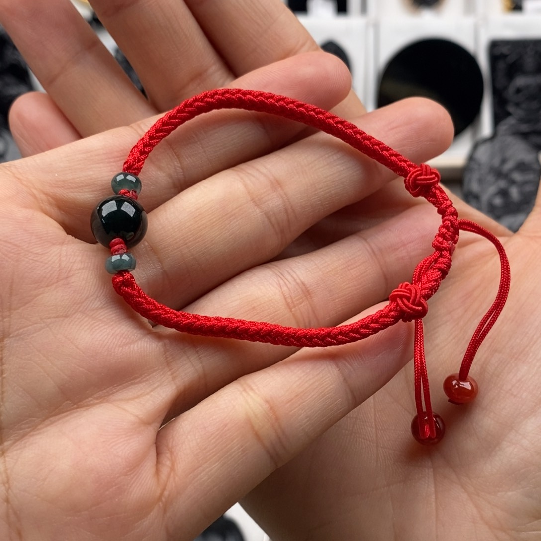 颈饰未镶嵌翡翠珠子