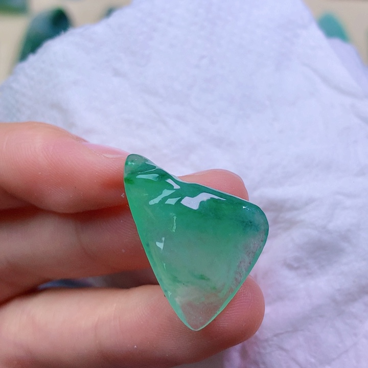 翡翠未镶嵌吊坠(不含链) 3891