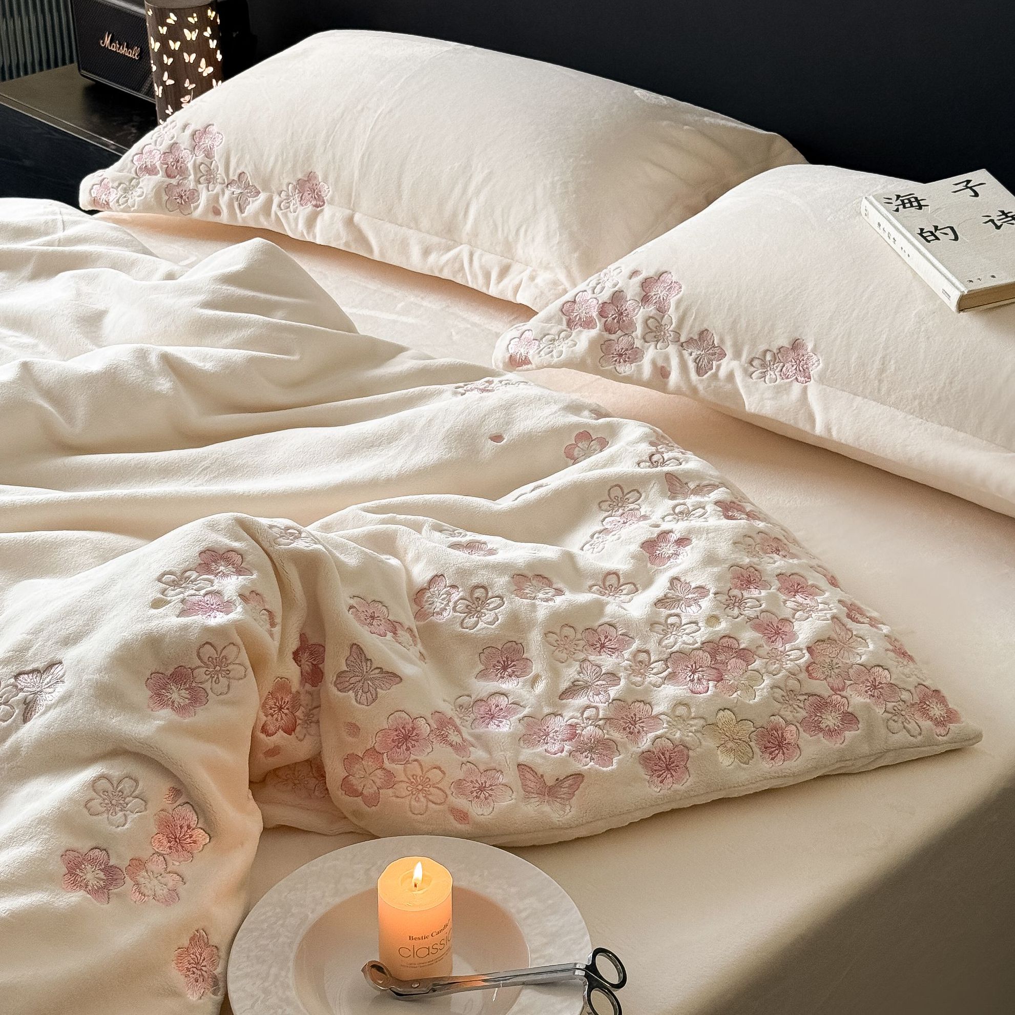 高端简约轻奢刺绣全消光牛奶绒四件套加厚双面绒被套保暖加绒床品