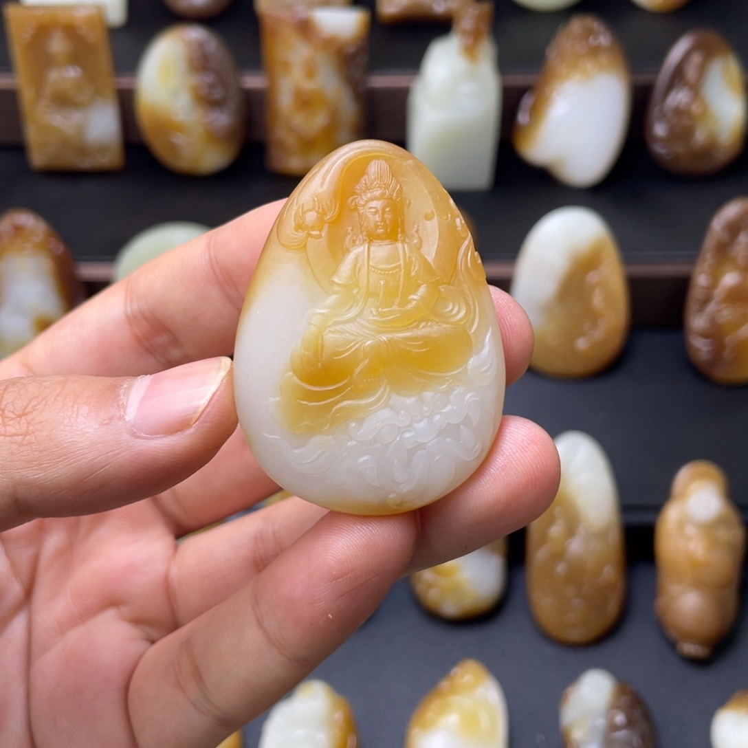 和田玉（糖玉）颈饰未镶嵌大*王