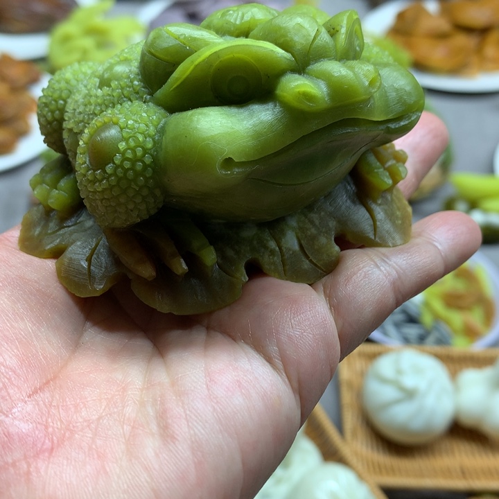 蛇纹石玉未镶嵌摆件