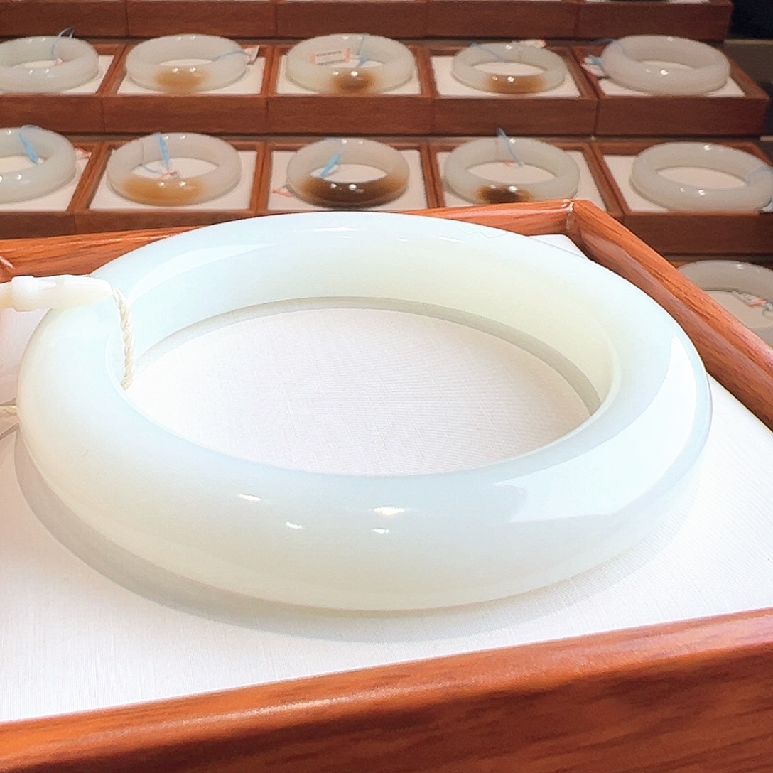 和田玉手镯5455未镶嵌