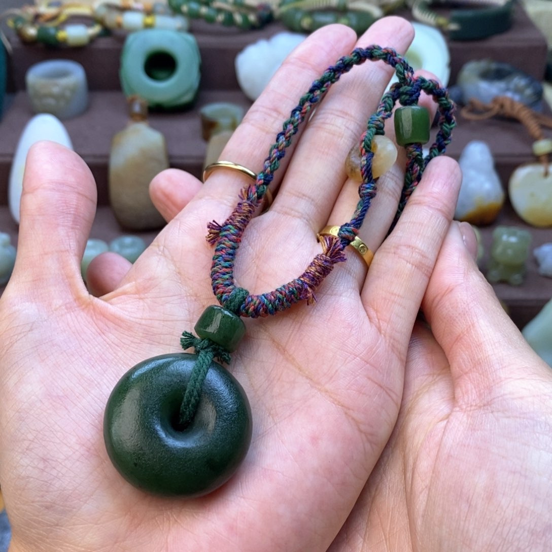 和田玉颈饰未镶嵌菩*树