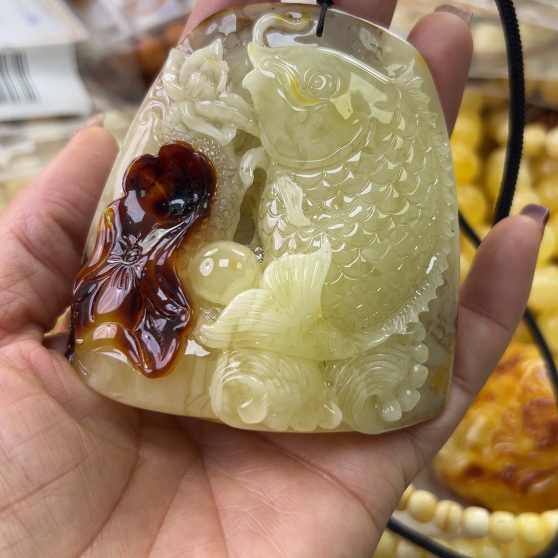 琥珀珠宝奇石未镶嵌