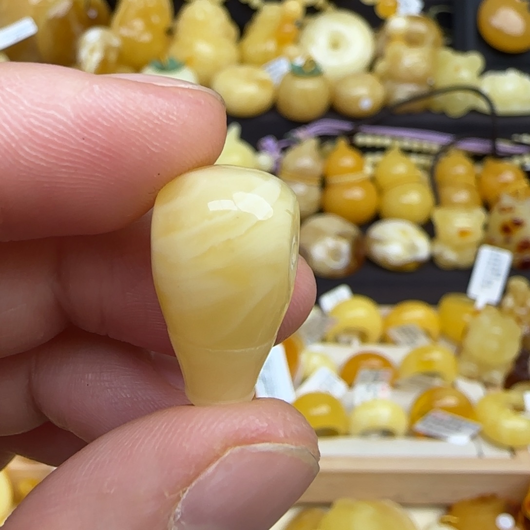 蜜蜡吊坠(赠链)未镶嵌A**?蜜蜡三通