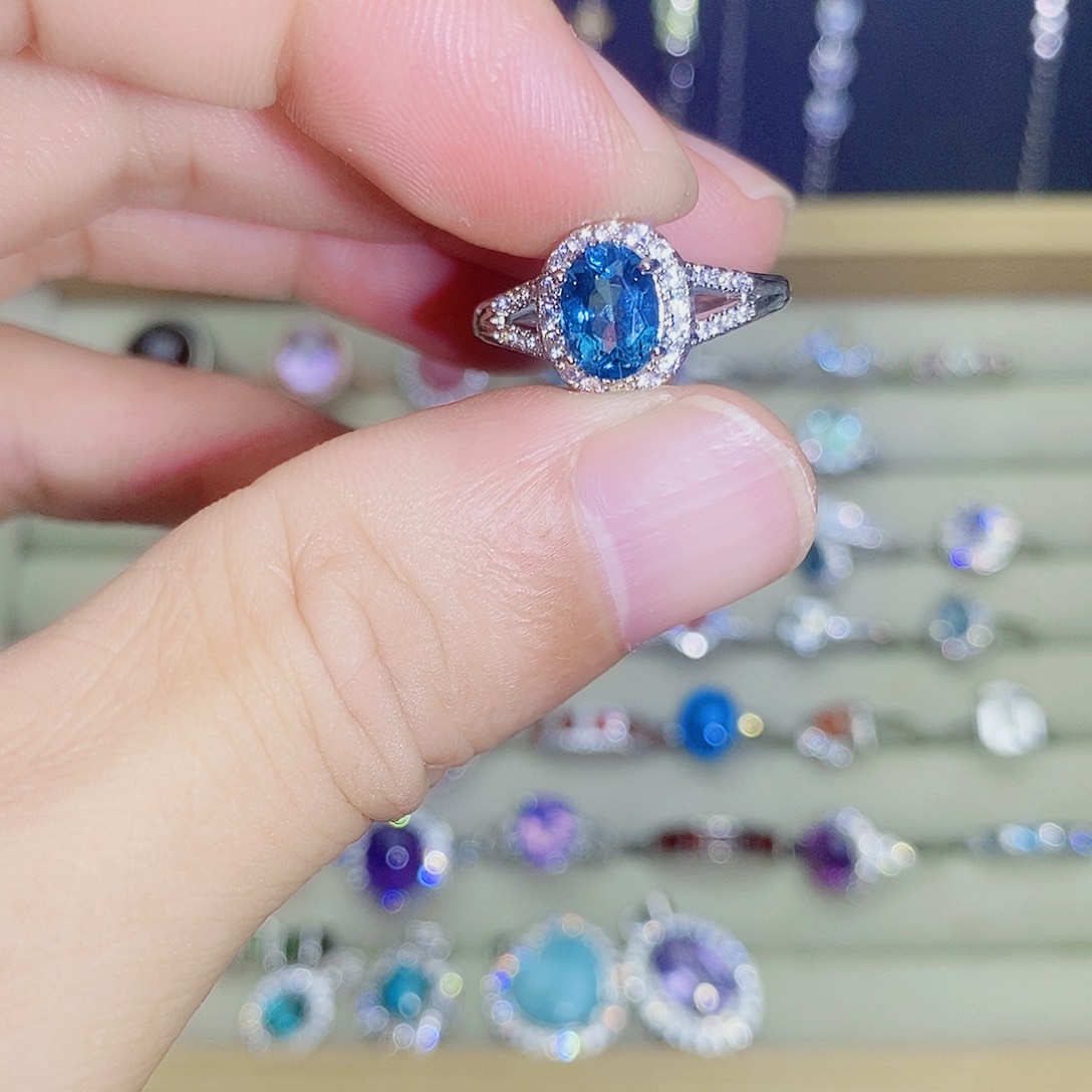 银S925镶嵌戒指托帕石