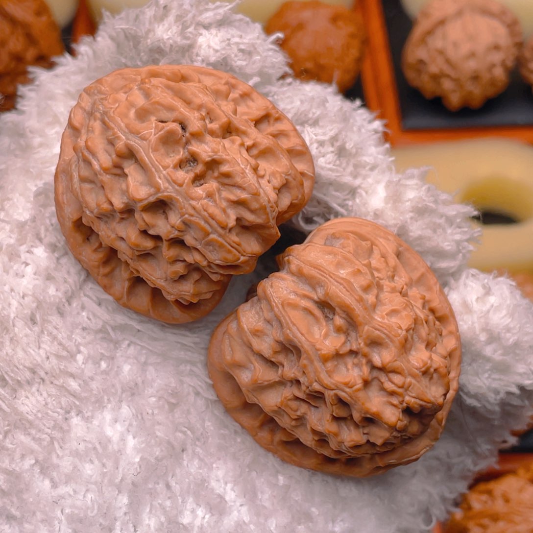 文玩核桃把件41三角白