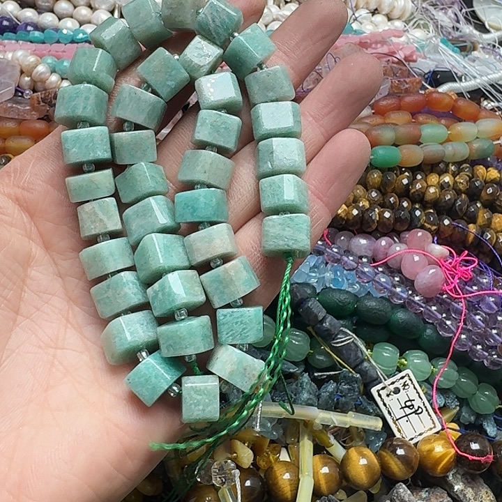 玛瑙/玉髓未镶嵌珠宝半成品一条12mm天河石