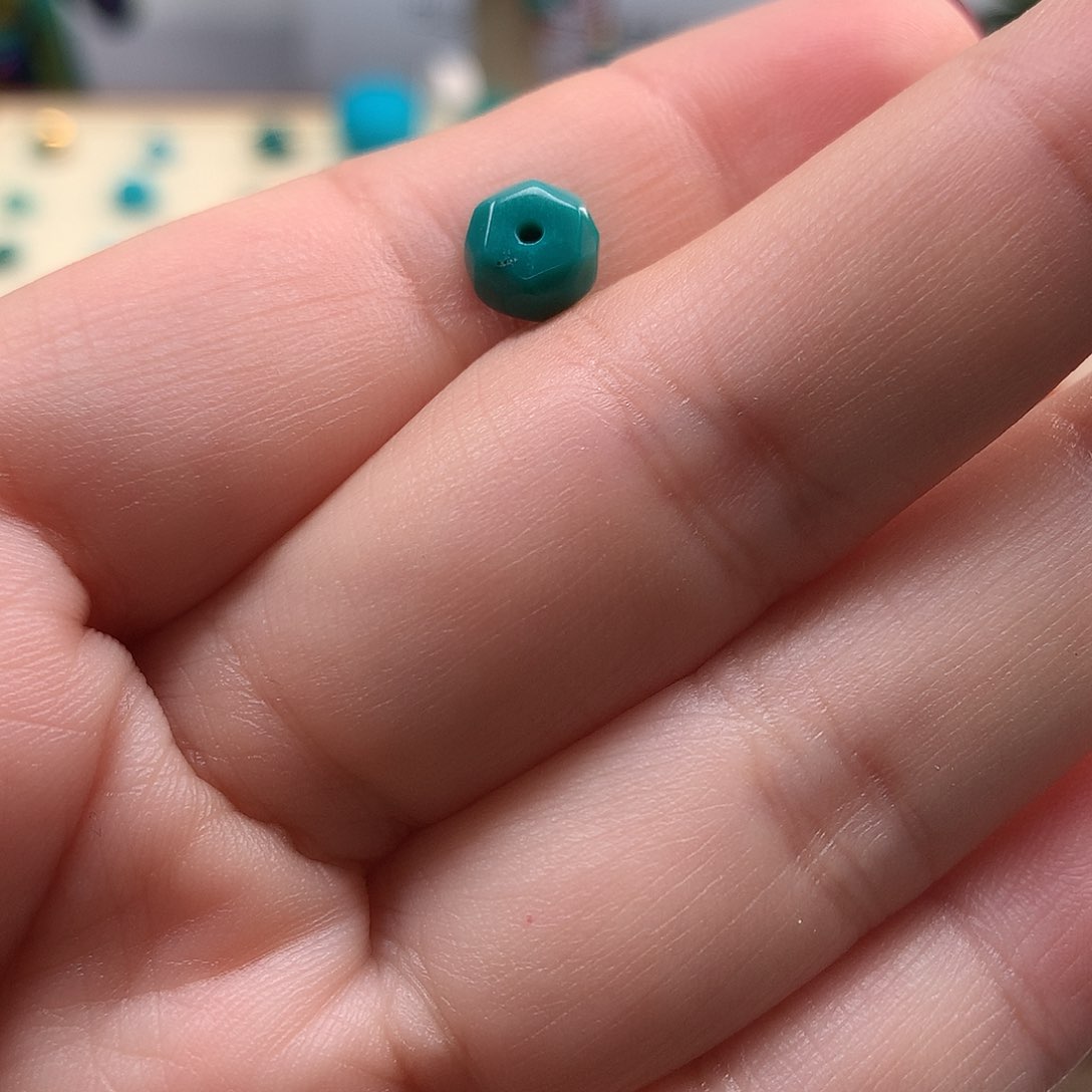 绿松石配饰未镶嵌