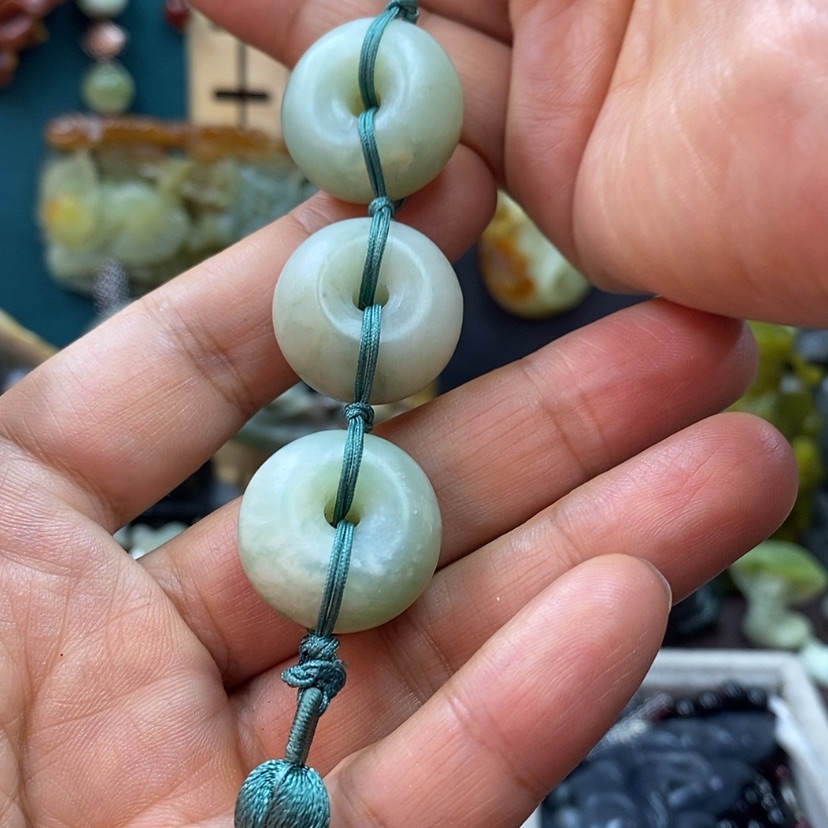 【闪购商品】蛇纹石玉车挂未镶嵌