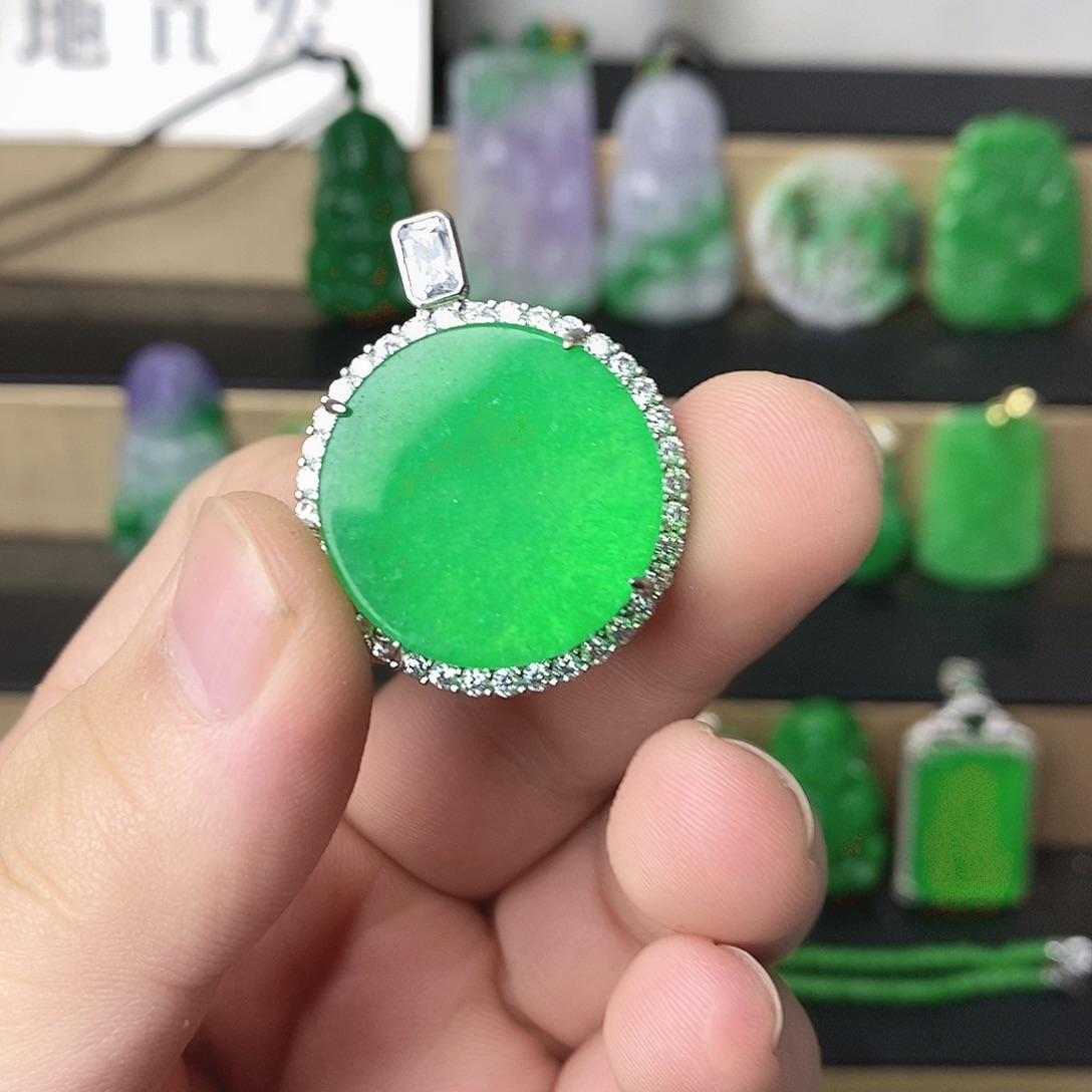 翡翠银S925镶嵌吊坠(赠链)