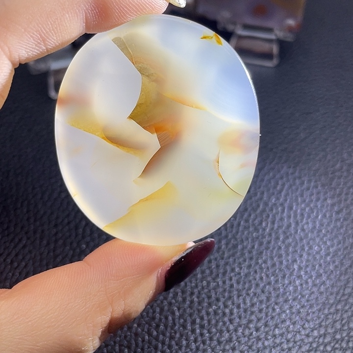 李***7玛瑙/玉髓未镶嵌颈饰