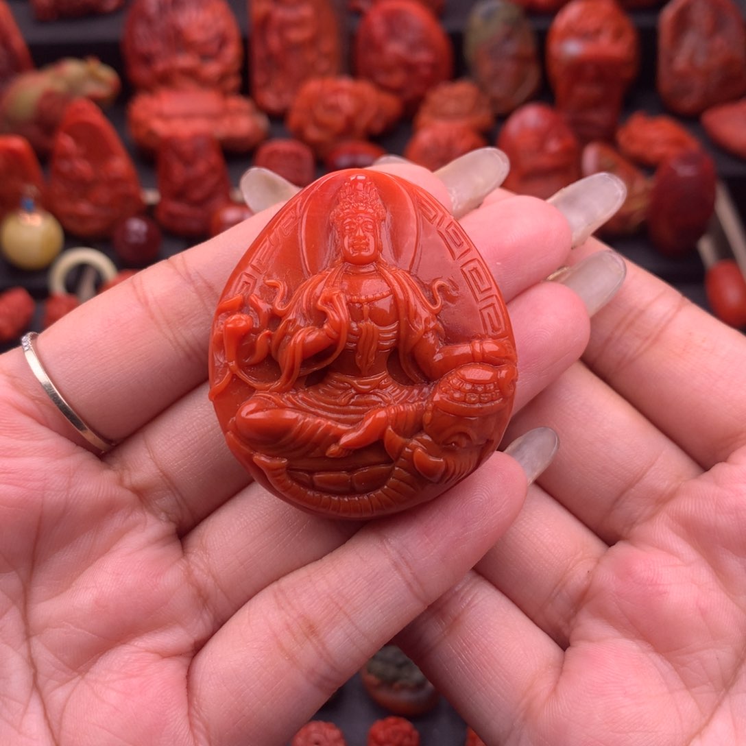 南红玛瑙南红川料普贤菩萨吊坠未镶嵌