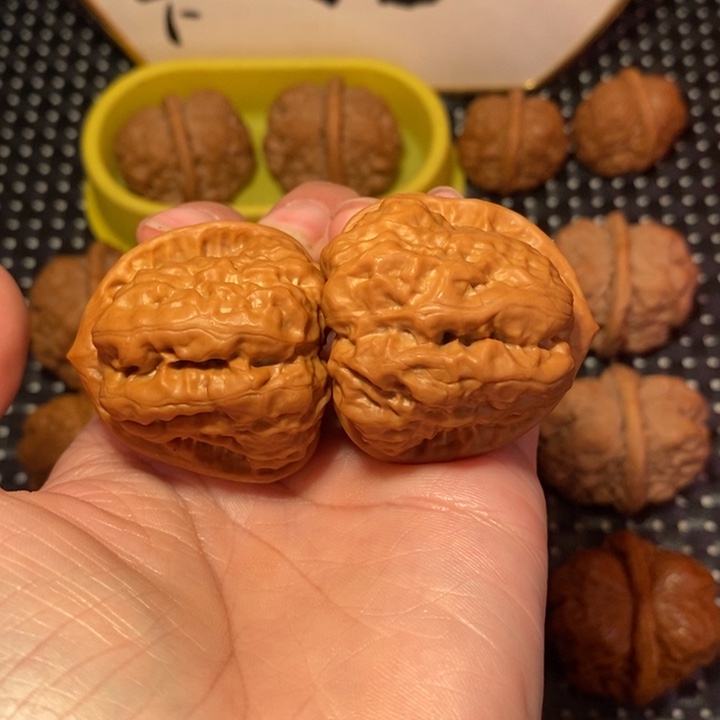 文玩核桃把件开背八腿鱼籽纹肌肉蛙