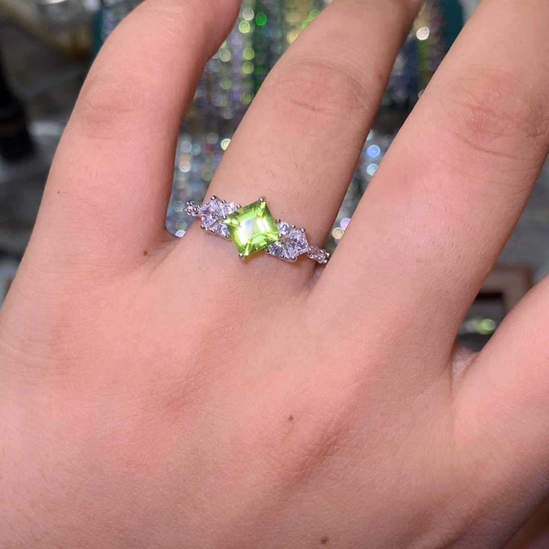 橄榄石戒指银S925镶嵌