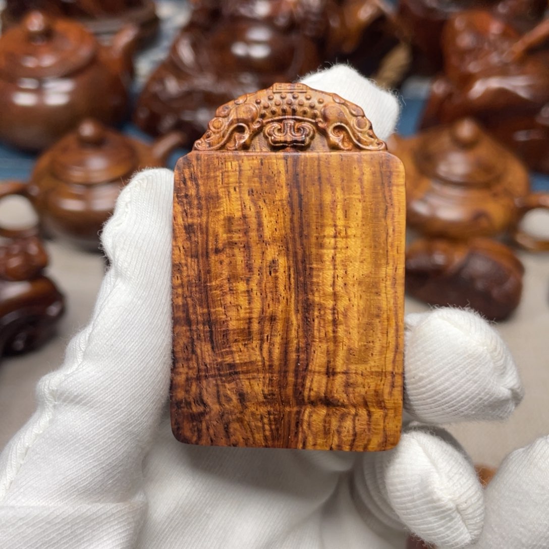 黄花梨/降香黄檀手把件