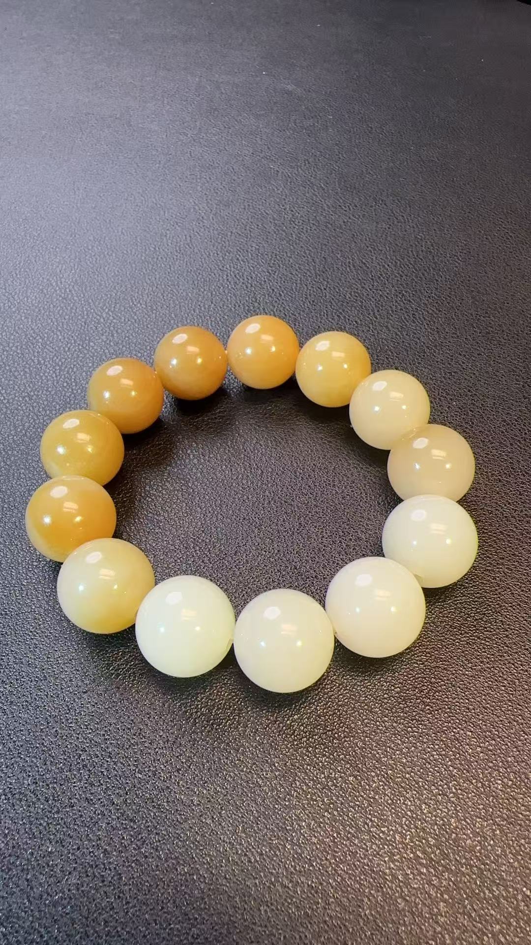 且末糖白渐变手串