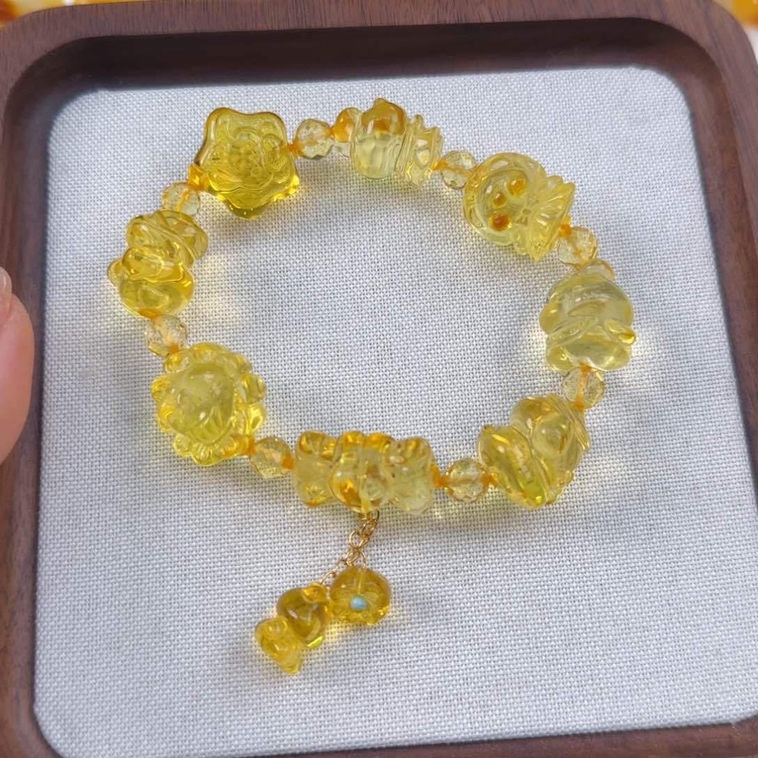 琥珀未镶嵌珠宝奇石是**吖