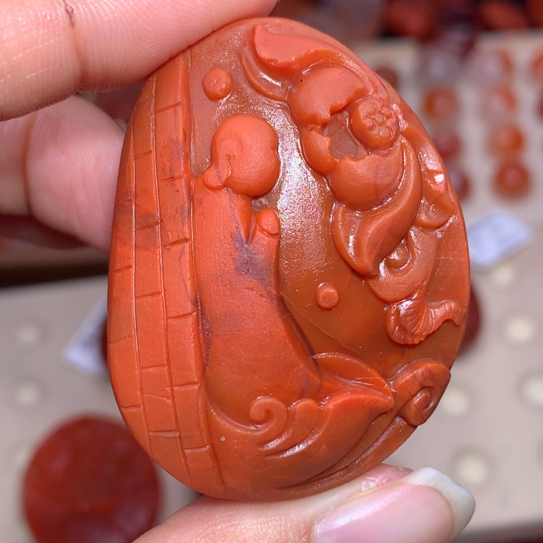 罗****南红玛瑙未镶嵌珠宝半成品悟道