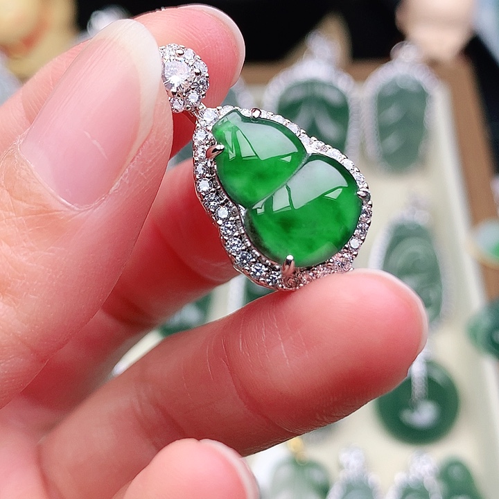 颈饰未镶嵌翡翠吊坠