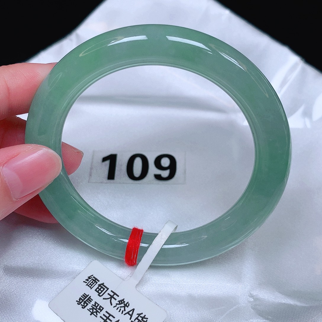 未镶嵌手镯（圆镯）翡翠