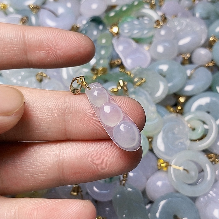 翡翠未镶嵌颈饰天然A货翡翠