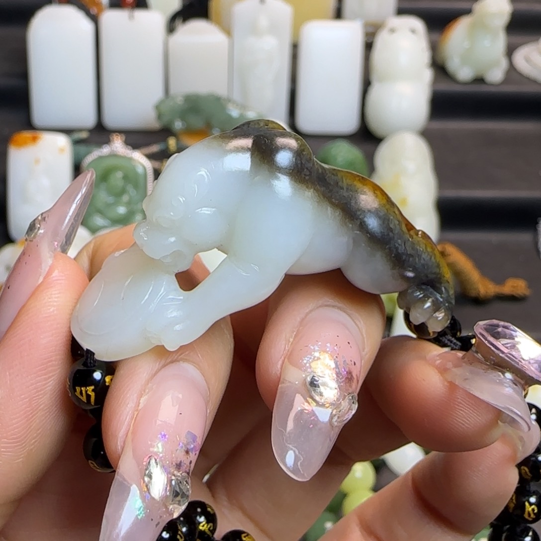 和田玉颈饰未镶嵌