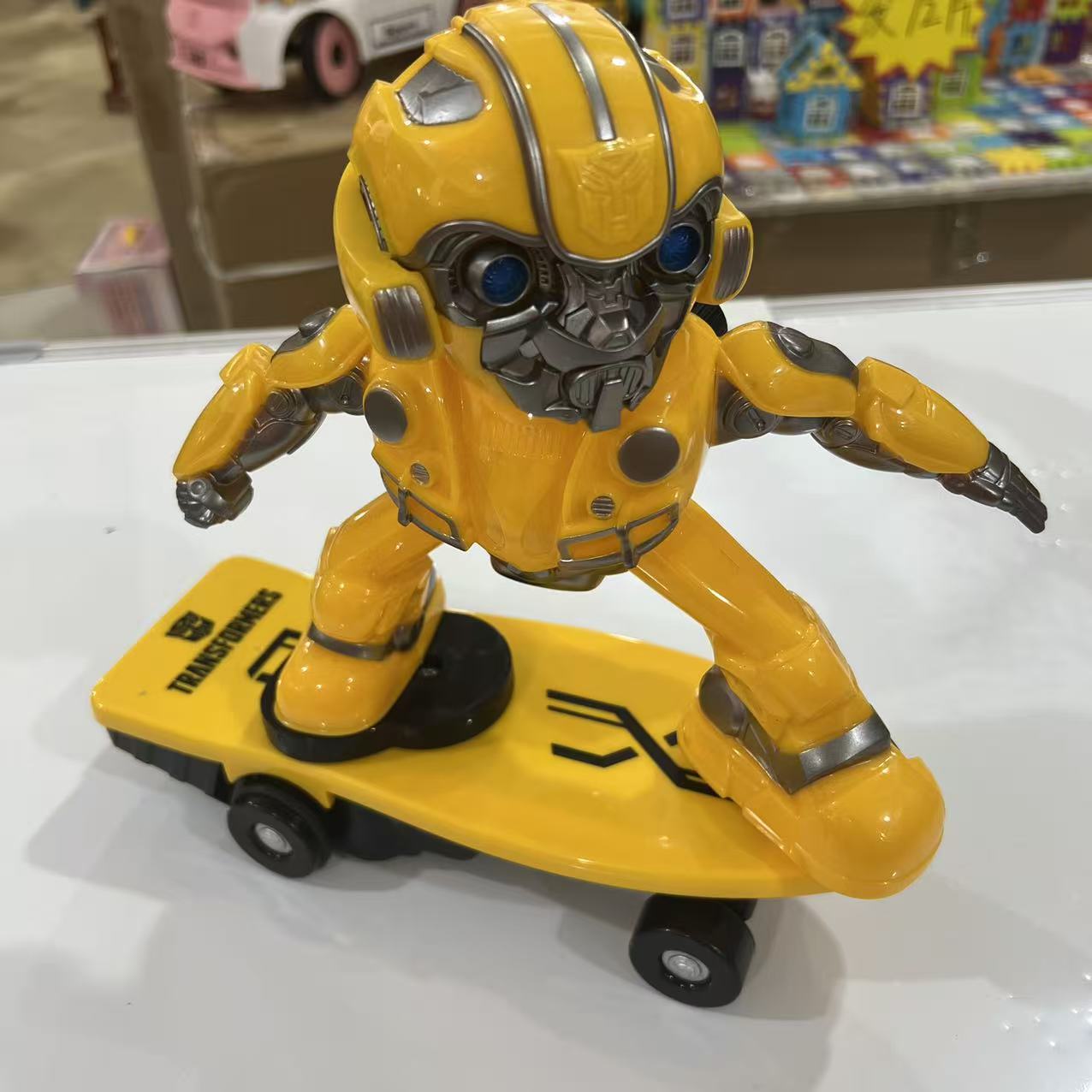 【海】声光大黄蜂摔不倒可爬起益智滑板车玩具自备电池