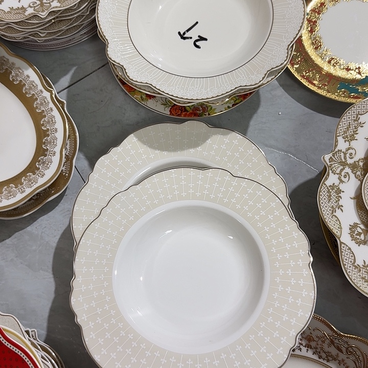 李***一瓷8.5英寸草帽盘4个