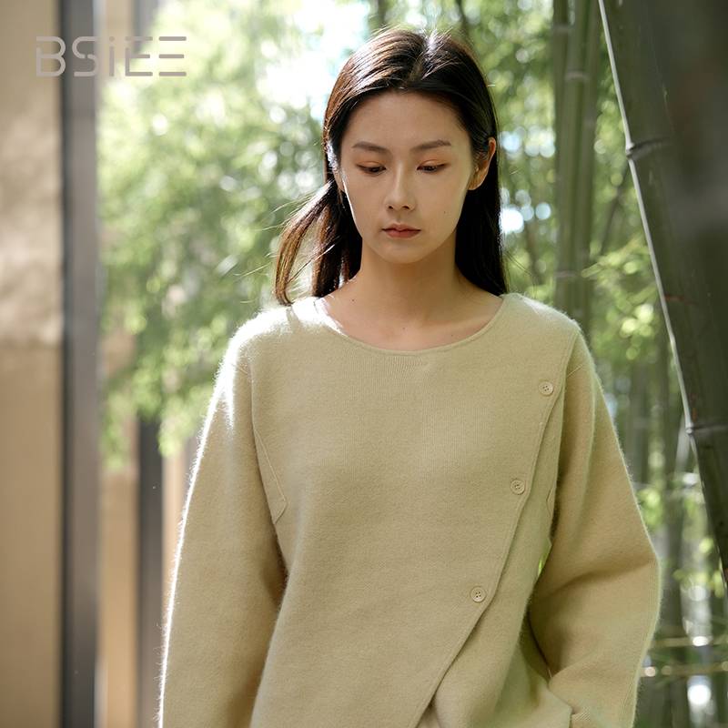 BSIEE/本涩不规则对称毛衣开衫时尚保暖