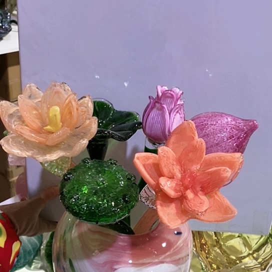 琉璃花瓶高45宽9厘米