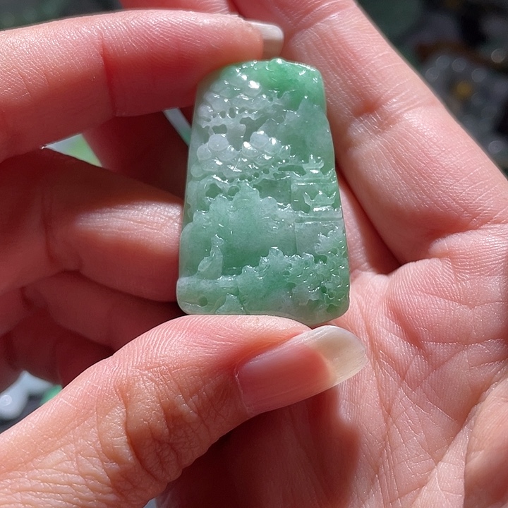 颈饰未镶嵌翡翠天