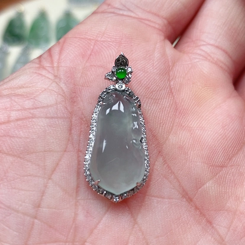 【闪购商品】翡翠吊坠(不含链)18K金镶嵌