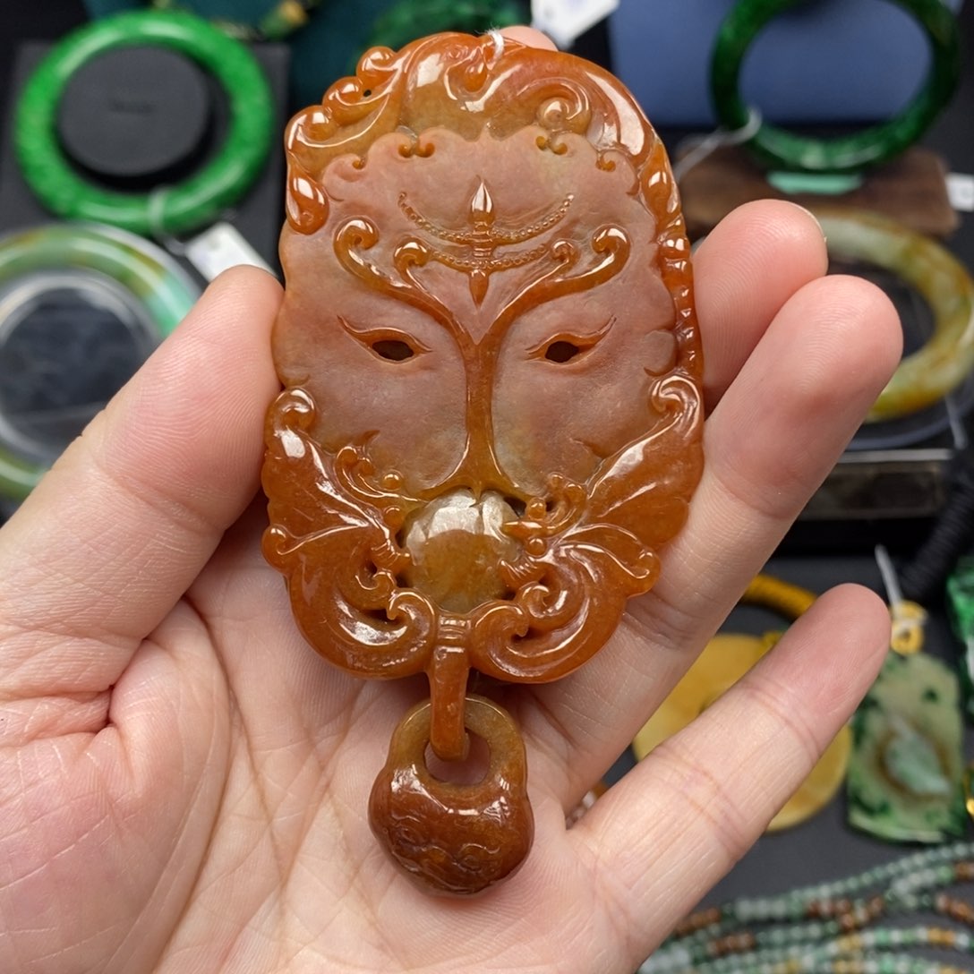 翡翠未镶嵌颈饰九尾狐C