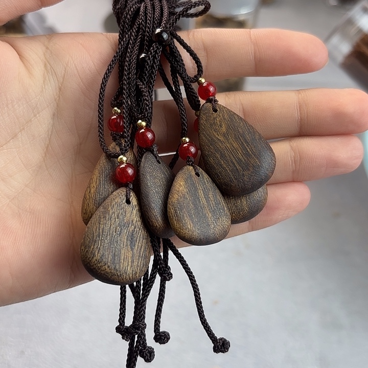 沉香沉香碎屑奇楠沉香原材料多样性发一