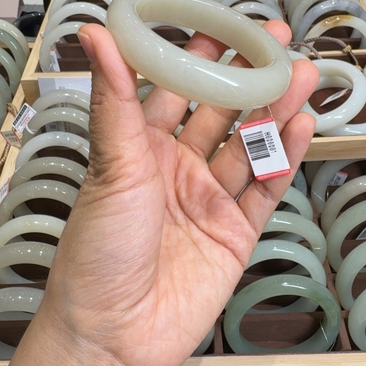 静***和田玉（糖玉）未镶嵌手镯