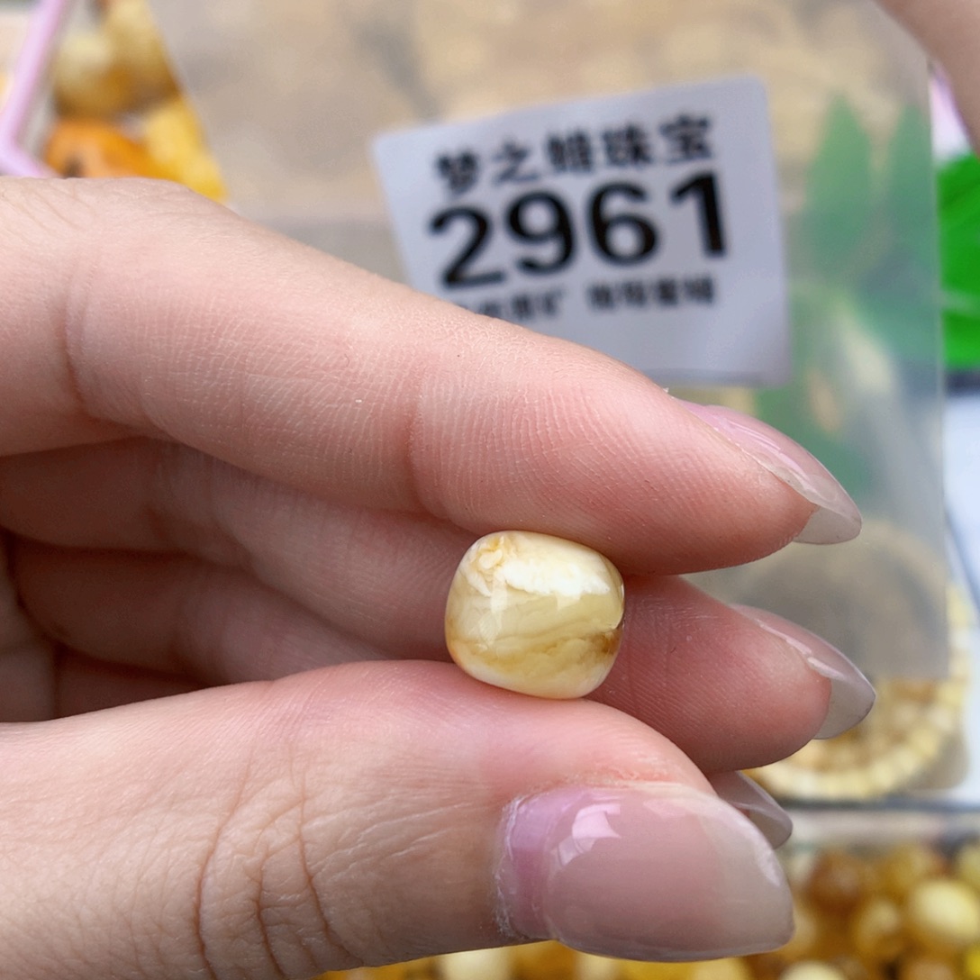 裸石琥珀未镶嵌10