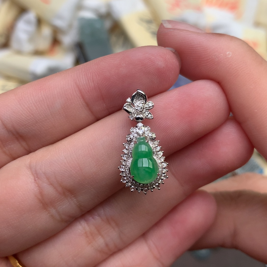 【闪购商品】翡翠挂件18K金镶嵌一