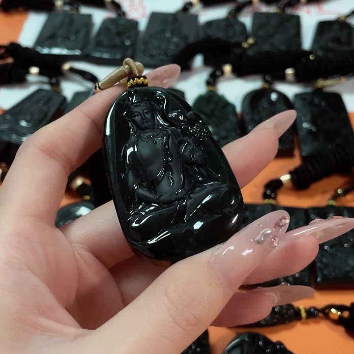 翡翠挂件未镶嵌勇**畏