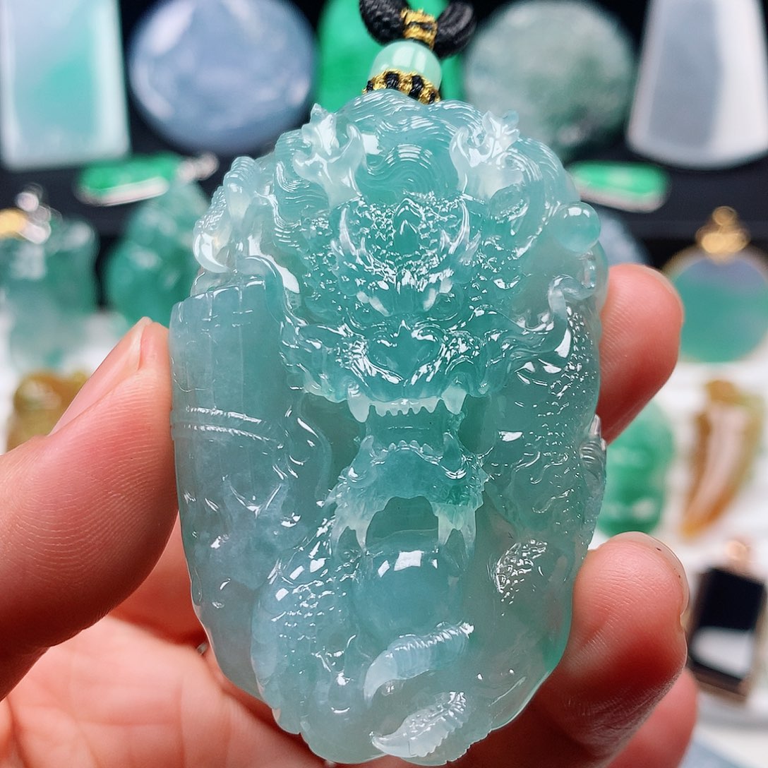 翡翠颈饰未镶嵌卡16