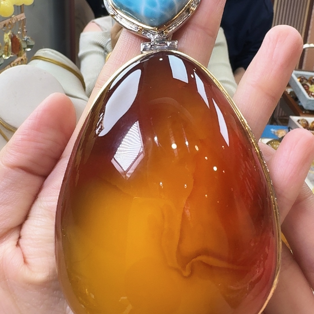 琥珀未镶嵌颈饰吊坠
