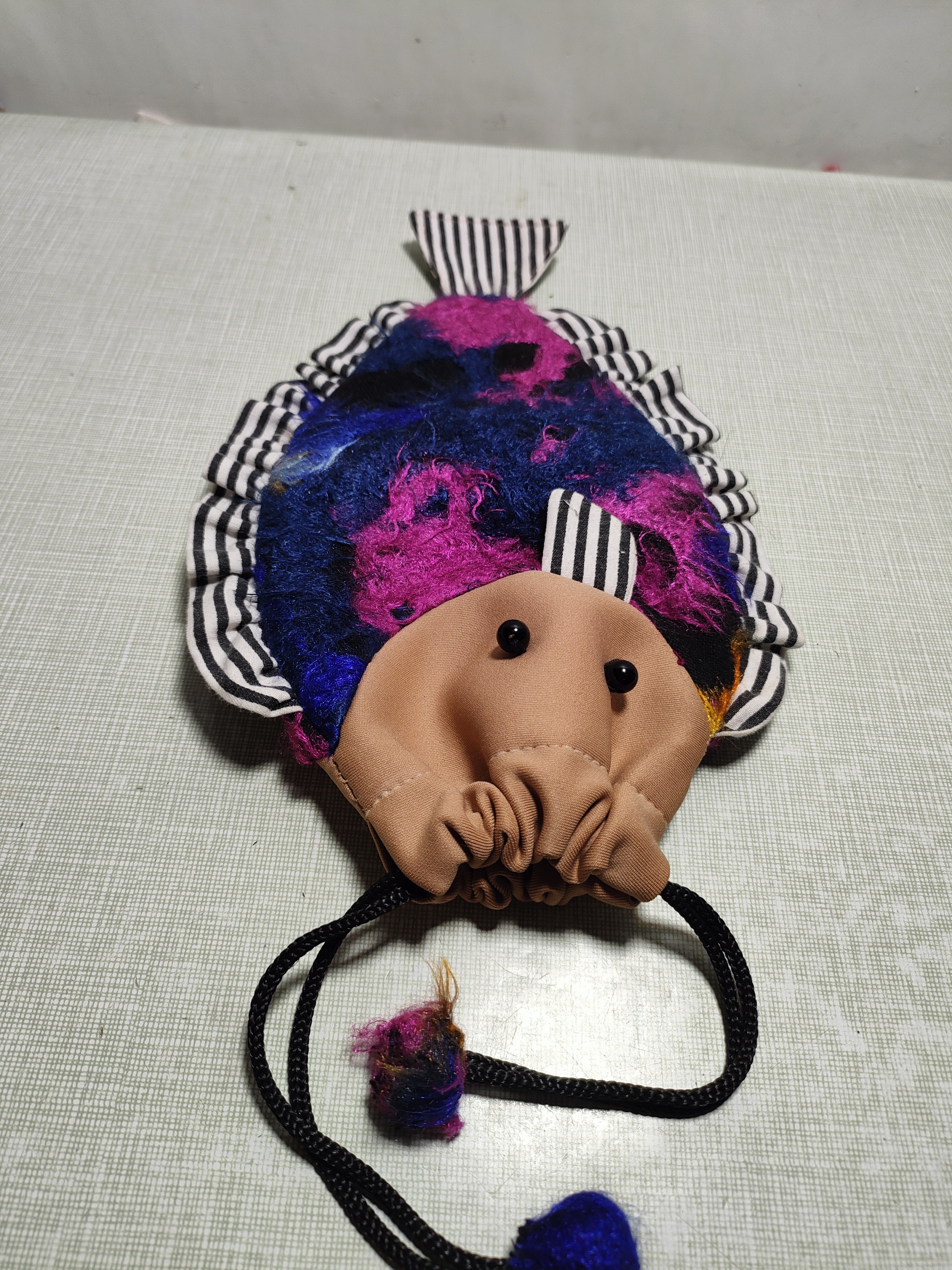 布艺手工小鱼束口收纳包