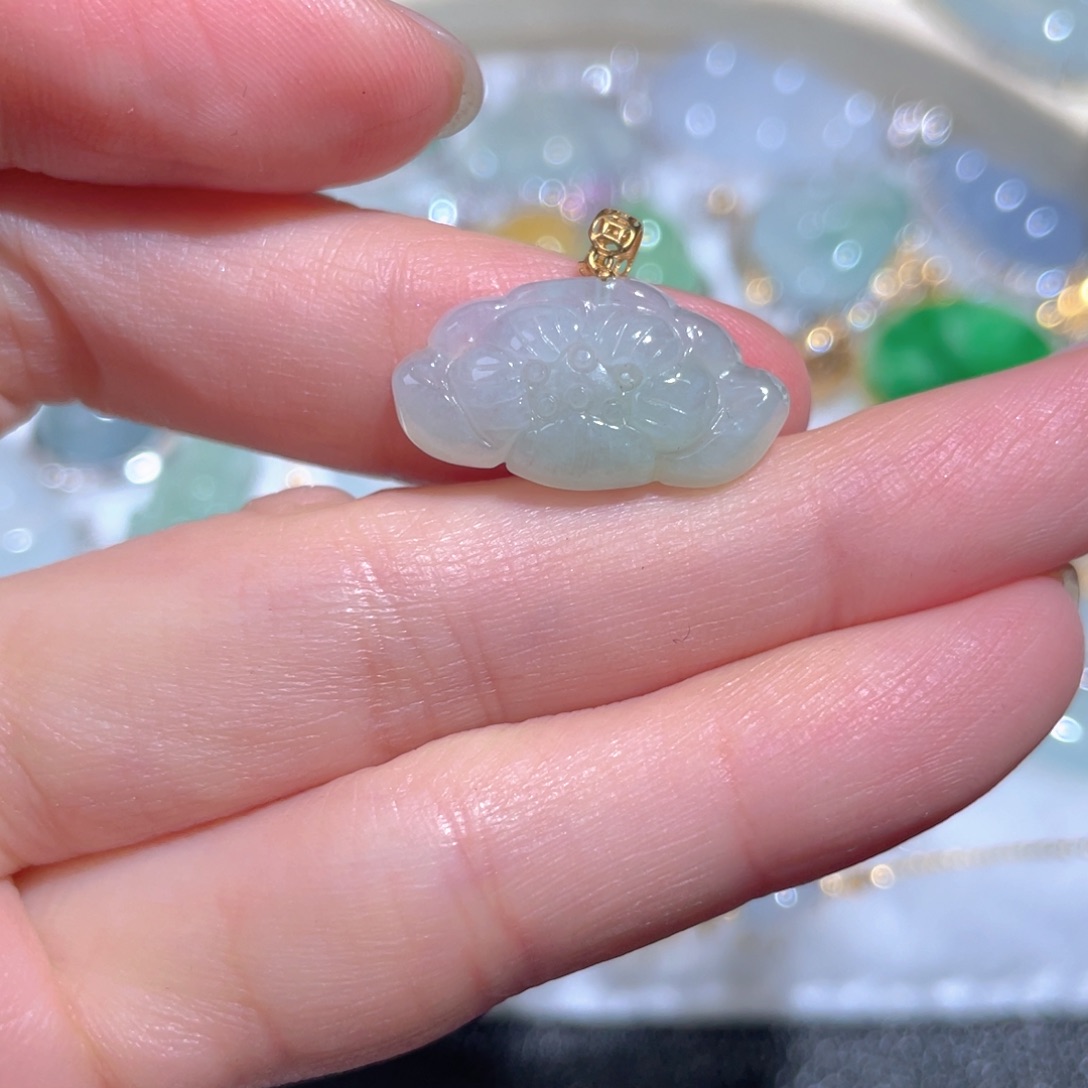 翡翠颈饰18K金镶嵌翡翠