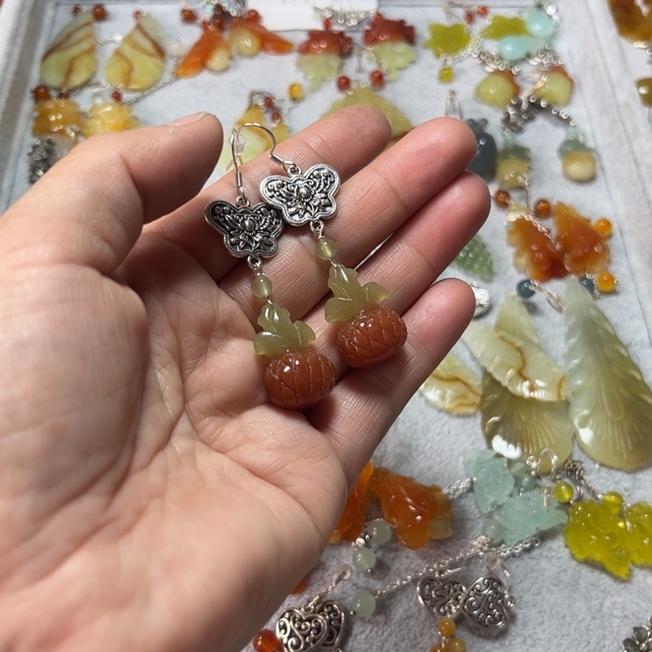 蛇纹石玉合金耳饰